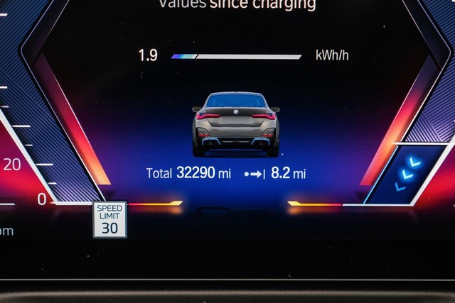 BMW i4 Vehicle Main Gallery Image 21