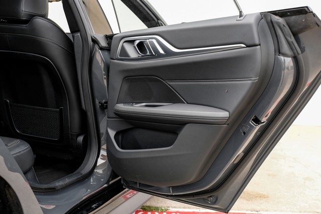 BMW i4 Vehicle Main Gallery Image 44