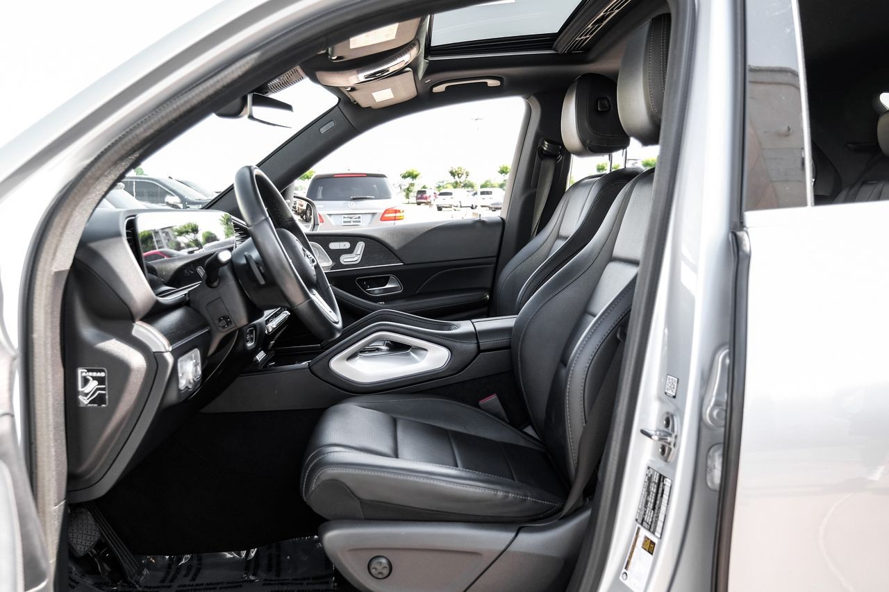 Mercedes-Benz GLE 350 Vehicle Main Gallery Image 04