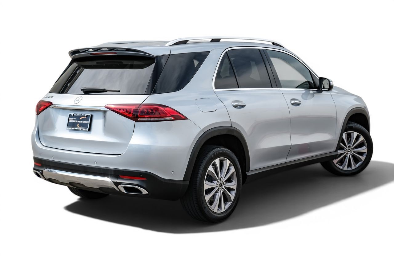 Mercedes-Benz GLE Vehicle Main Gallery Image 09