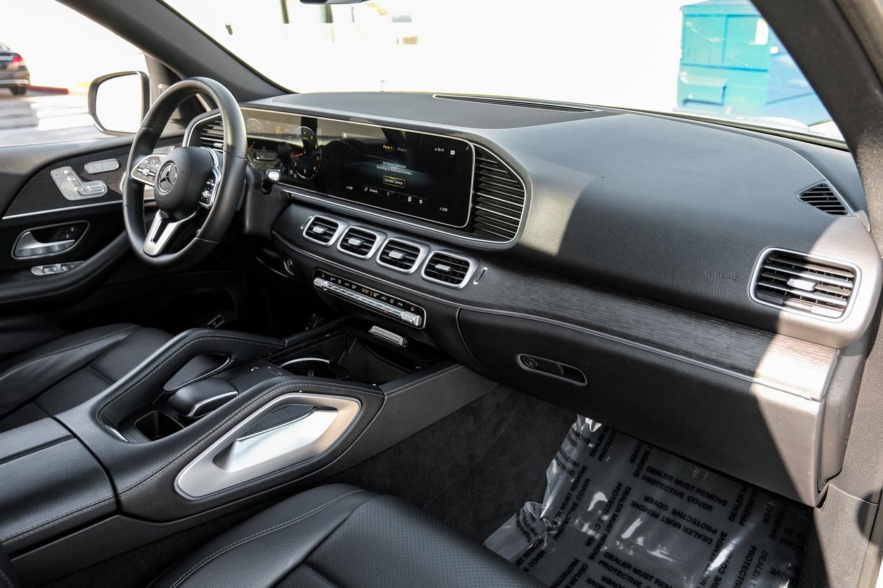 Mercedes-Benz GLE 350 Vehicle Main Gallery Image 12