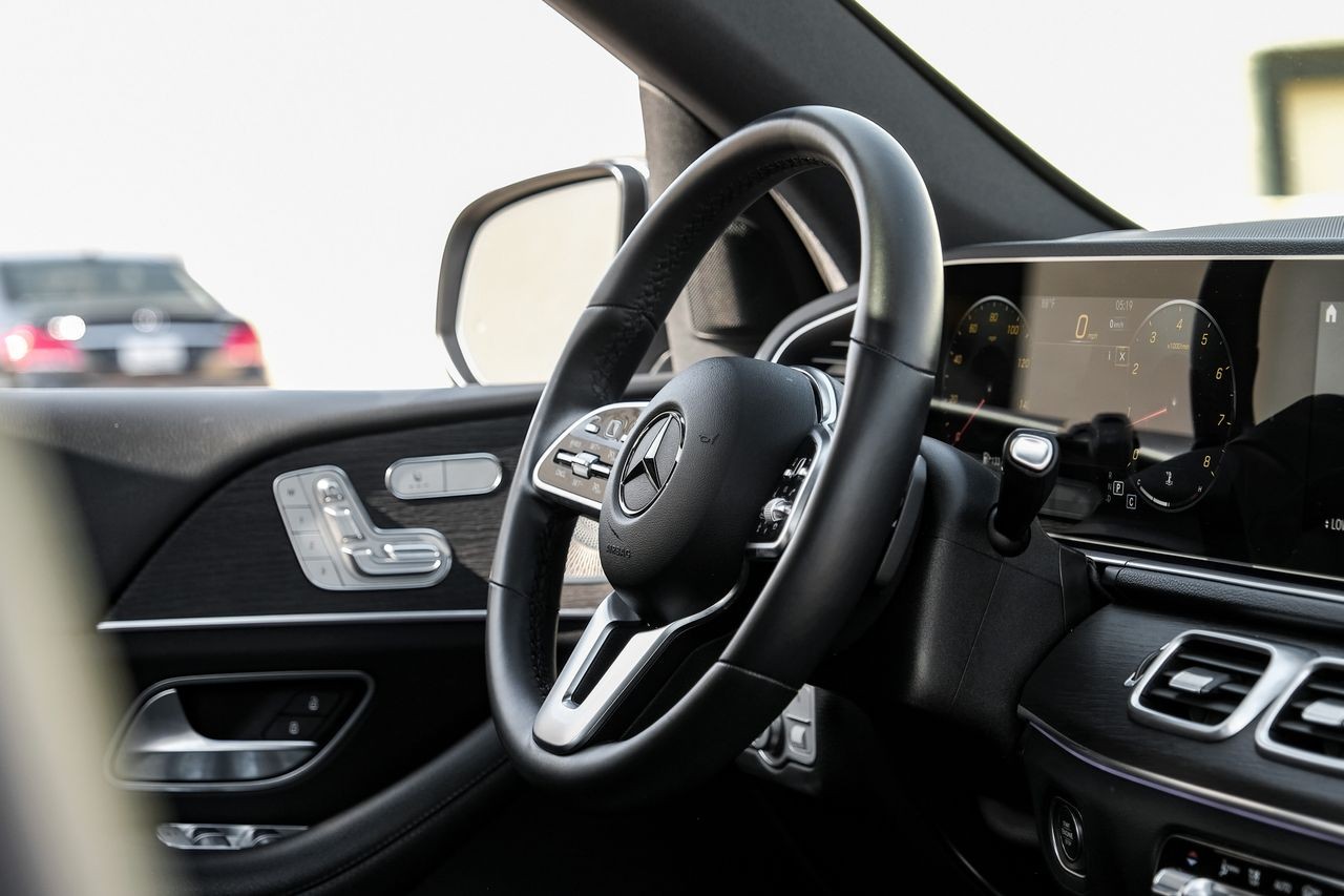 Mercedes-Benz GLE 350 Vehicle Main Gallery Image 13