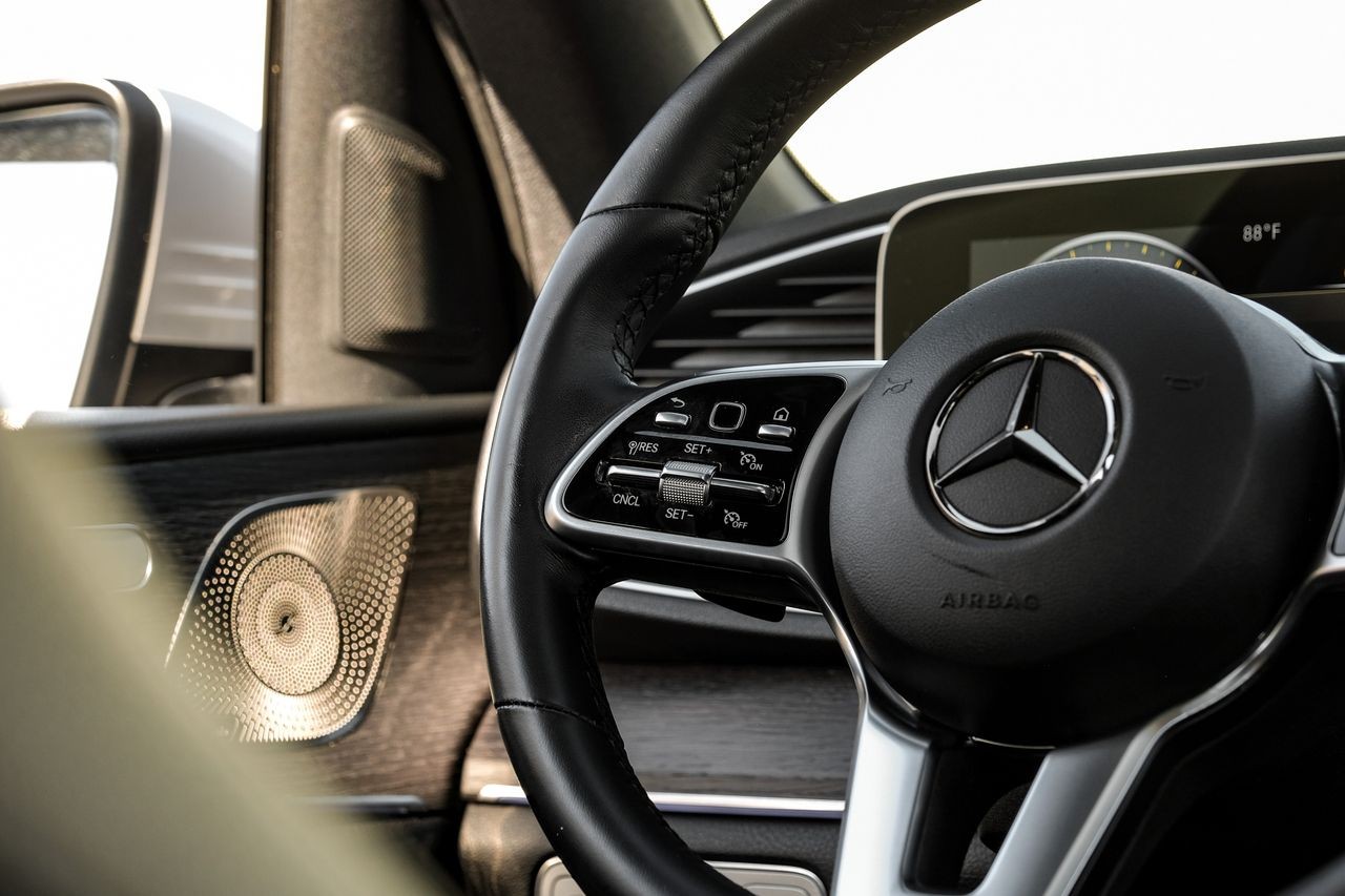 Mercedes-Benz GLE 350 Vehicle Main Gallery Image 17