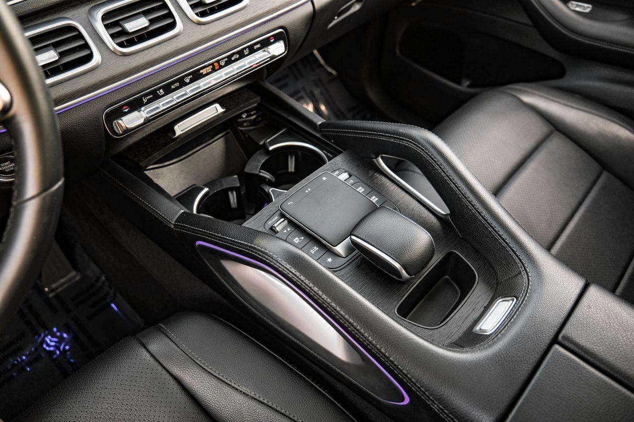 Mercedes-Benz GLE 350 Vehicle Main Gallery Image 22