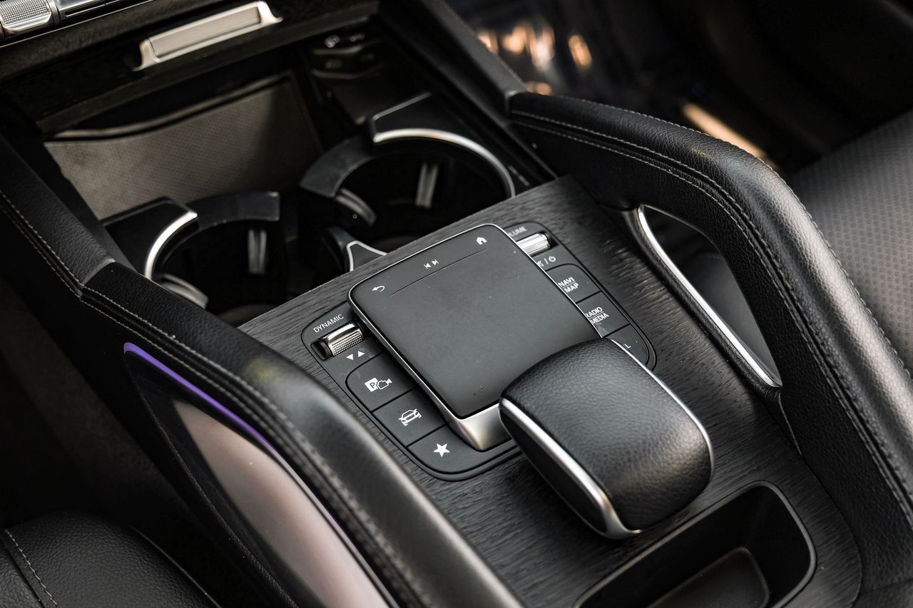 Mercedes-Benz GLE 350 Vehicle Main Gallery Image 23