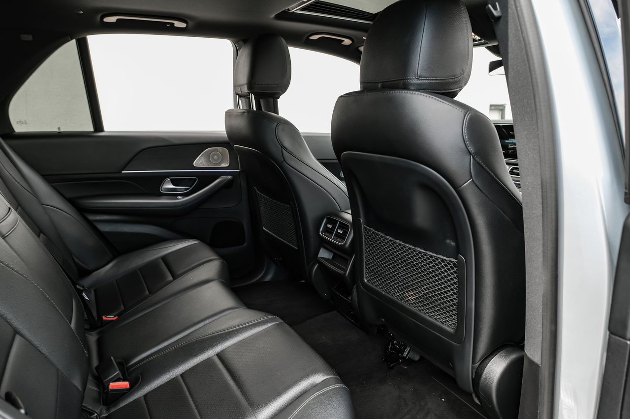Mercedes-Benz GLE Vehicle Main Gallery Image 34