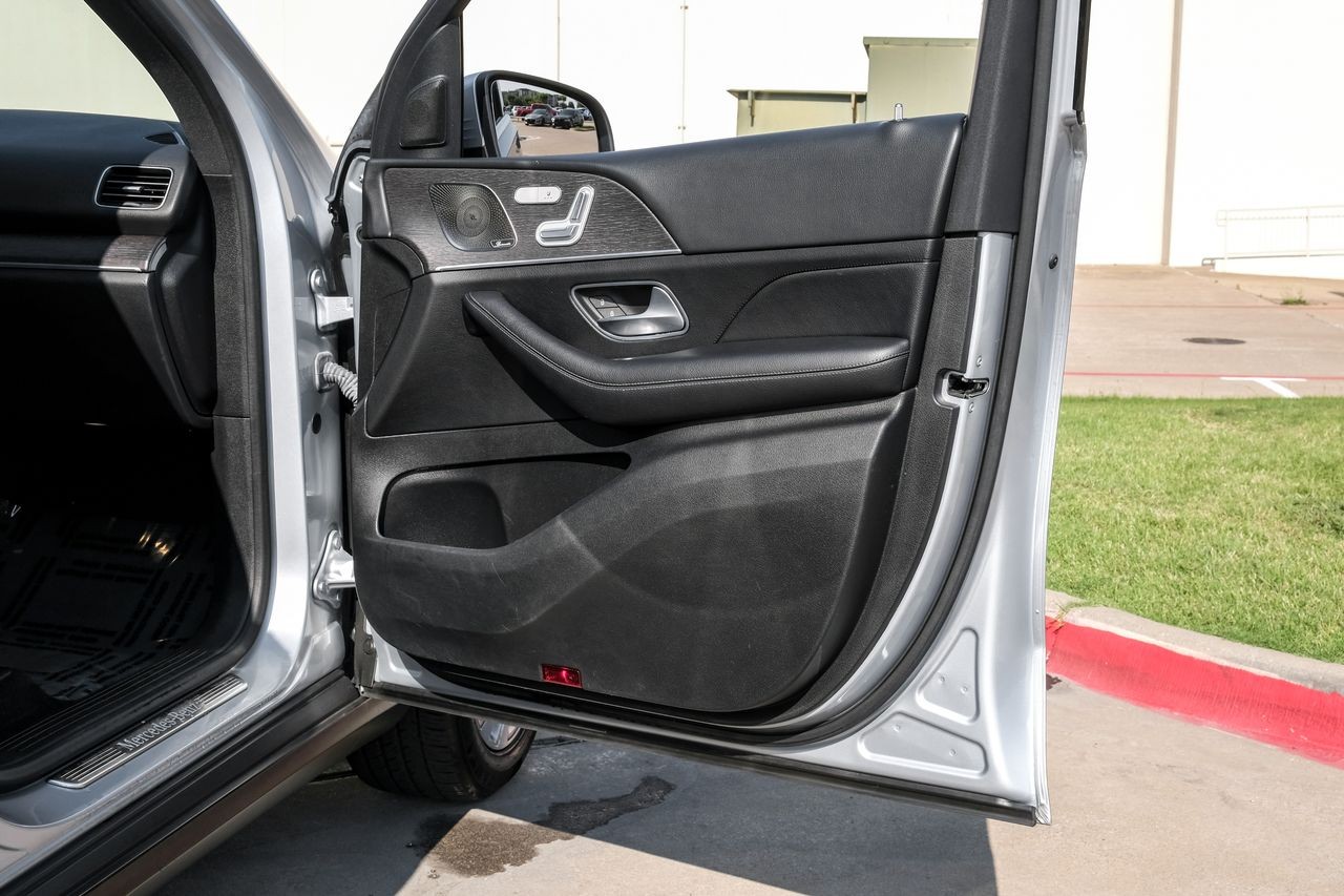 Mercedes-Benz GLE 350 Vehicle Main Gallery Image 41
