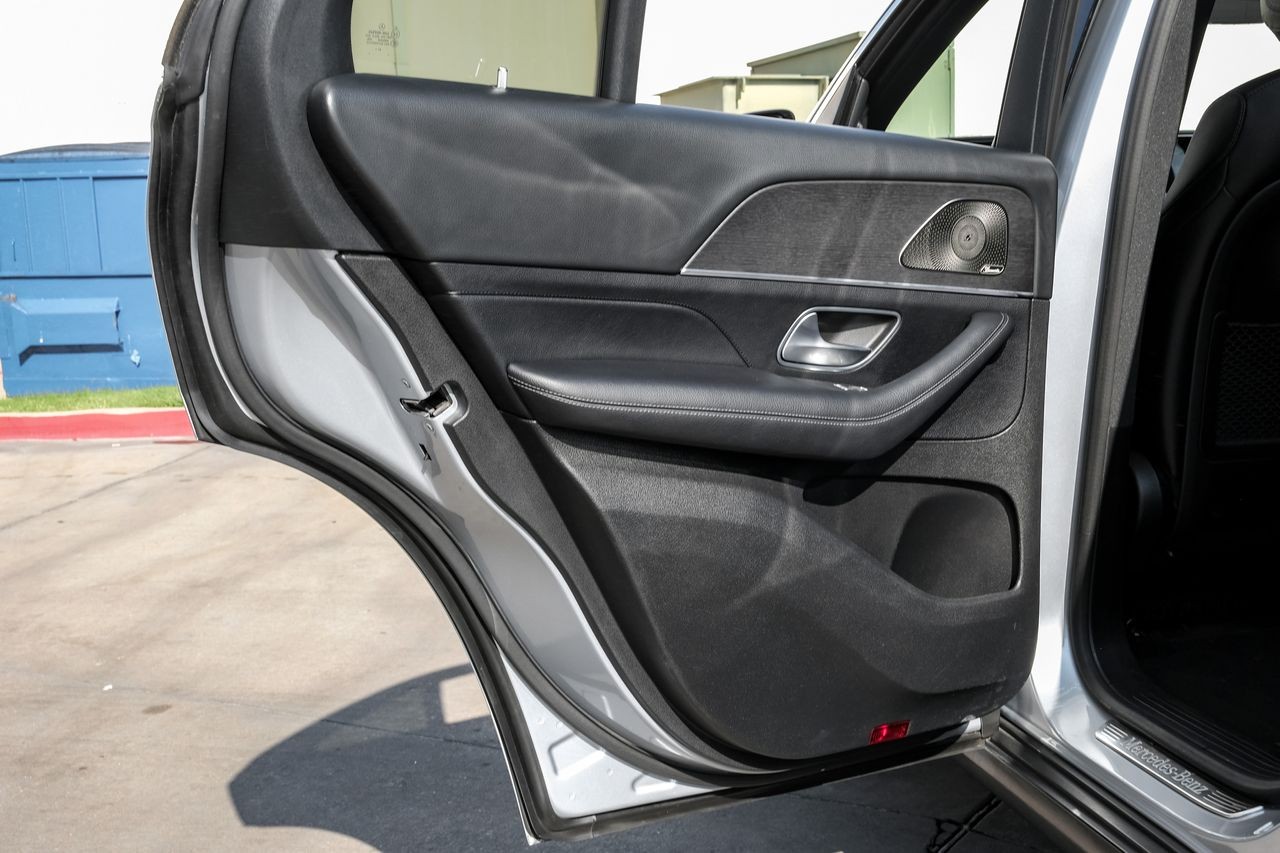 Mercedes-Benz GLE 350 Vehicle Main Gallery Image 42