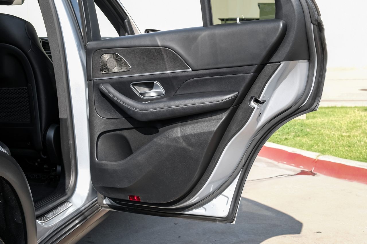 Mercedes-Benz GLE 350 Vehicle Main Gallery Image 43