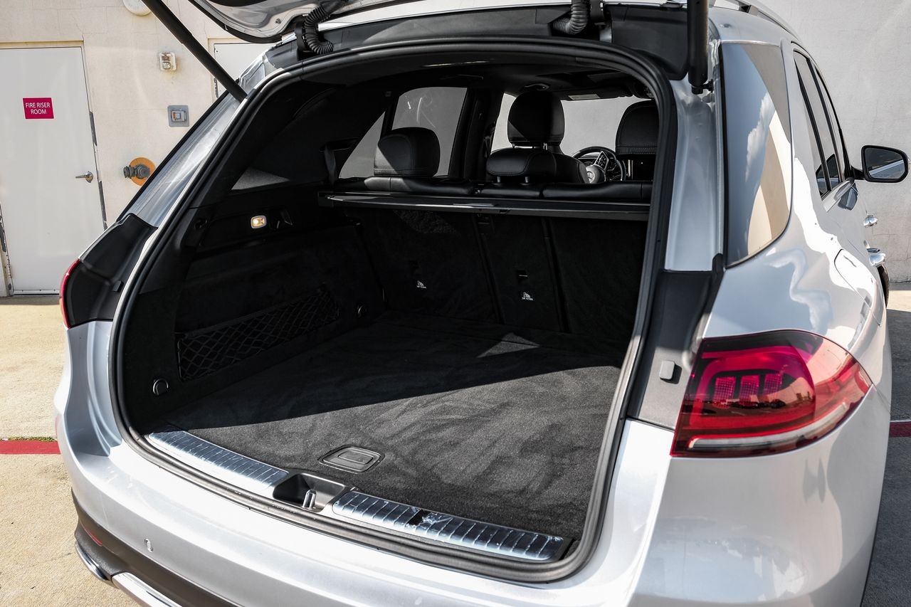 Mercedes-Benz GLE 350 Vehicle Main Gallery Image 46