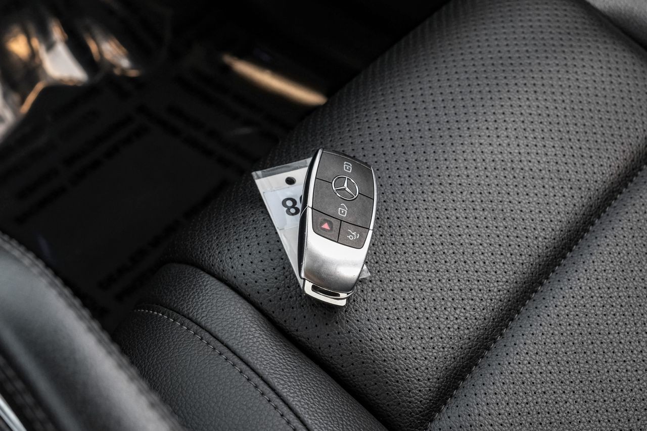 Mercedes-Benz GLE 350 Vehicle Main Gallery Image 52