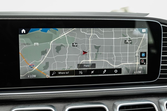 Mercedes-Benz GLE Vehicle Main Gallery Image 22