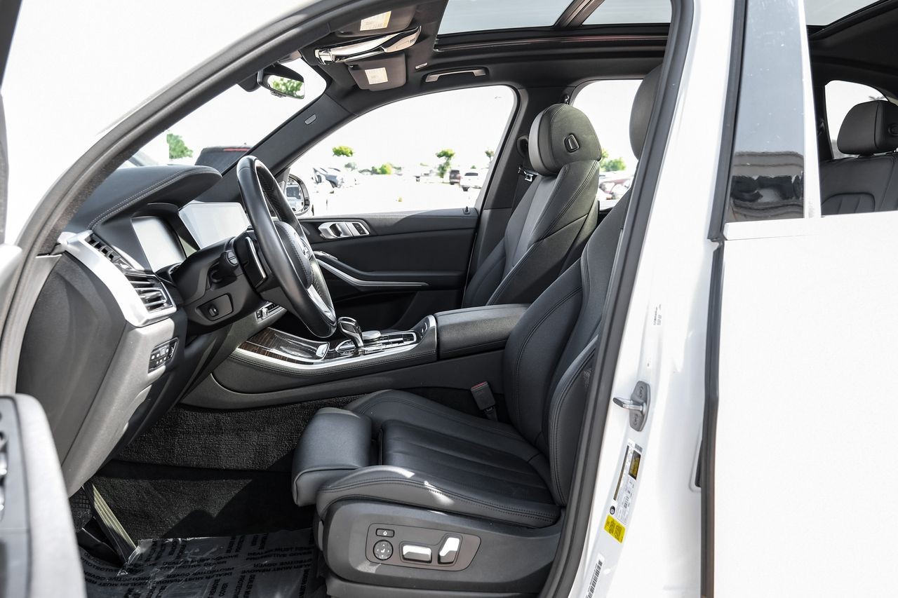 BMW X5 Vehicle Main Gallery Image 04