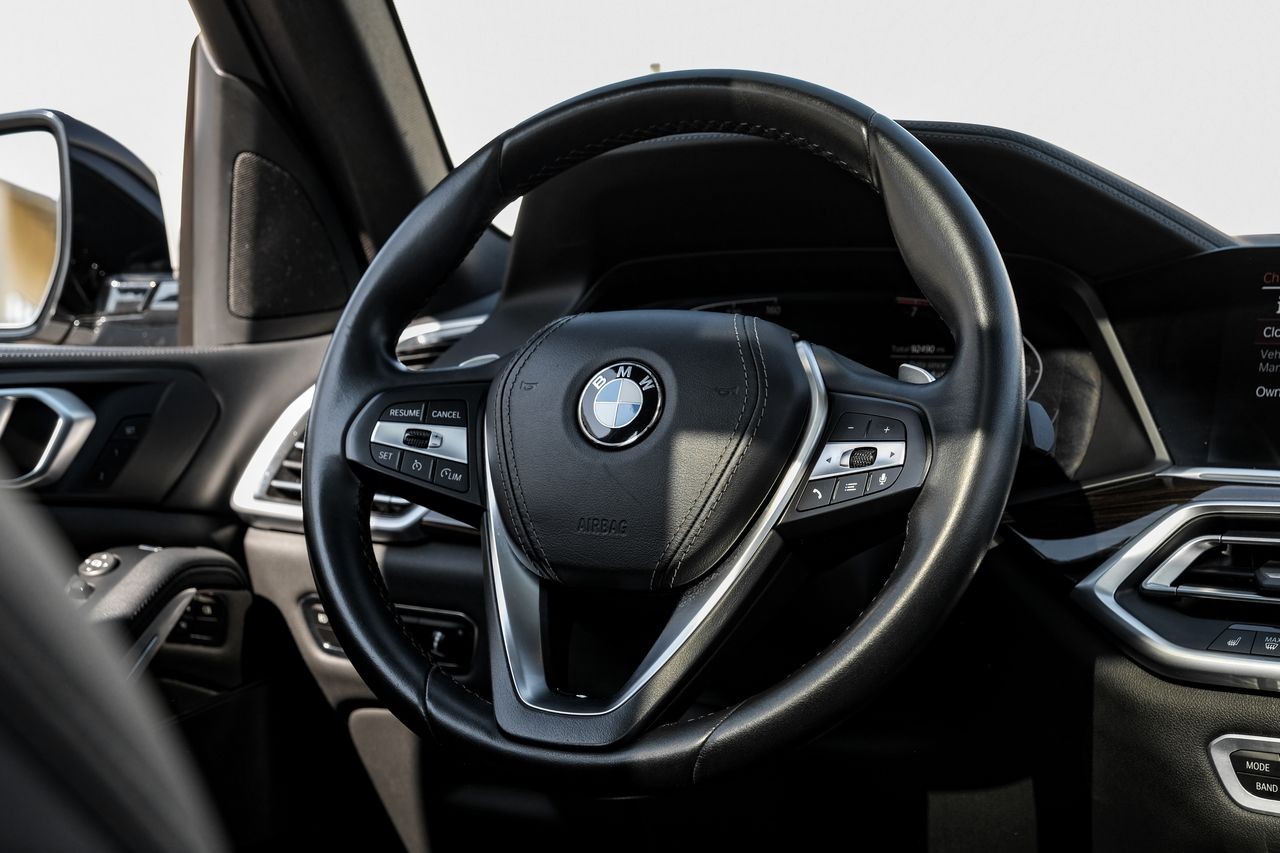 BMW X5 Vehicle Main Gallery Image 17