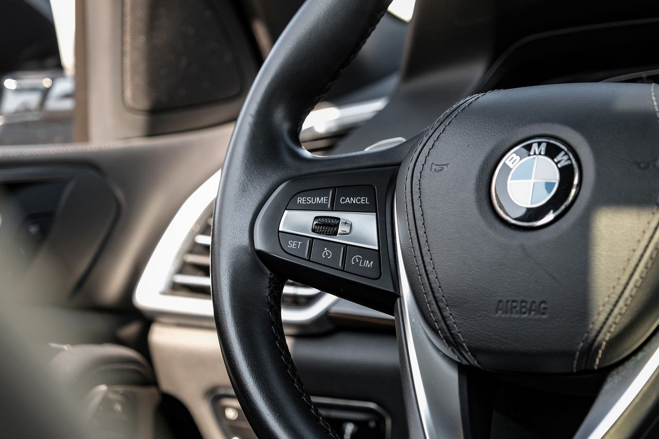 BMW X5 Vehicle Main Gallery Image 18
