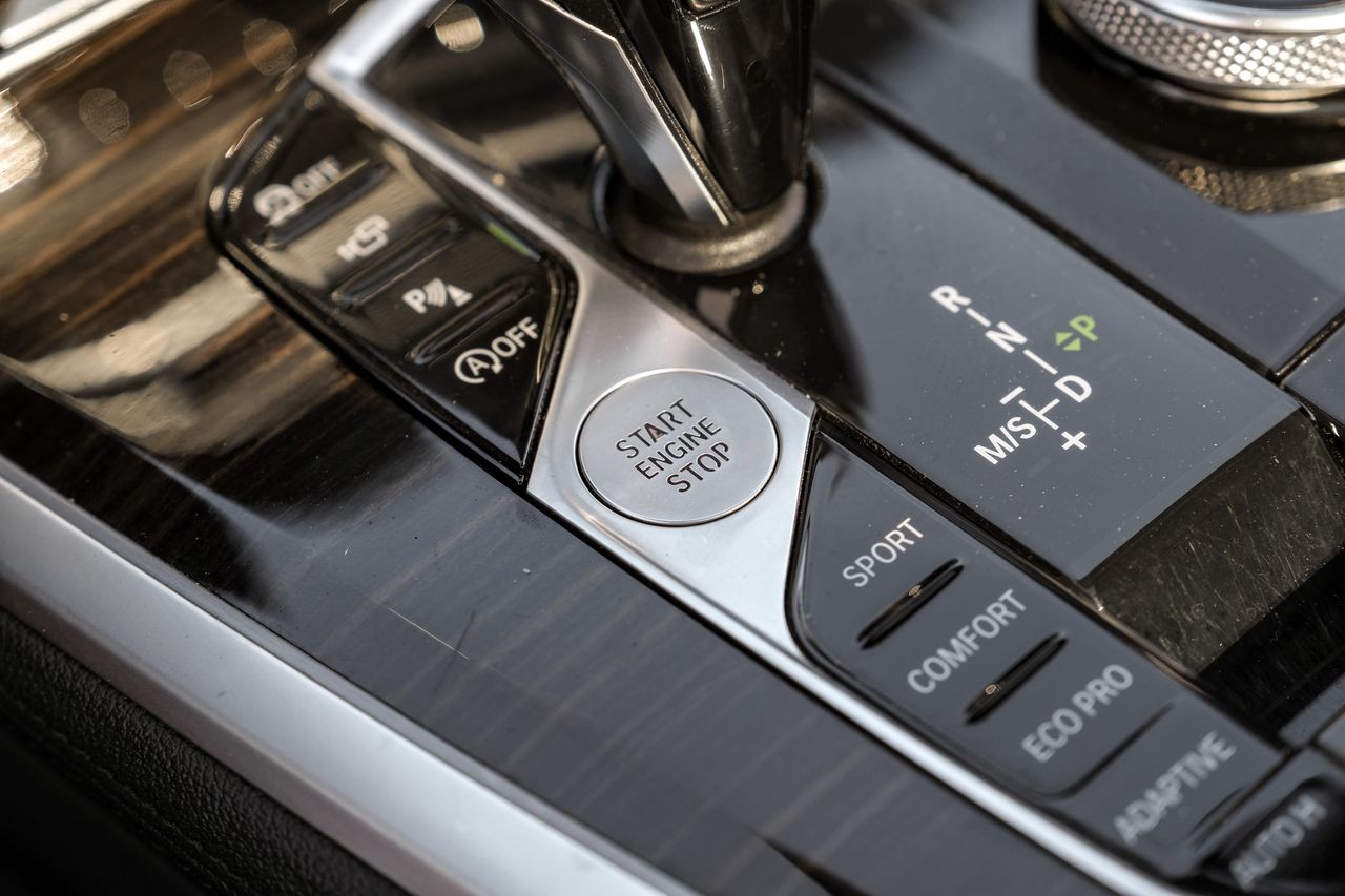 BMW X5 Vehicle Main Gallery Image 22