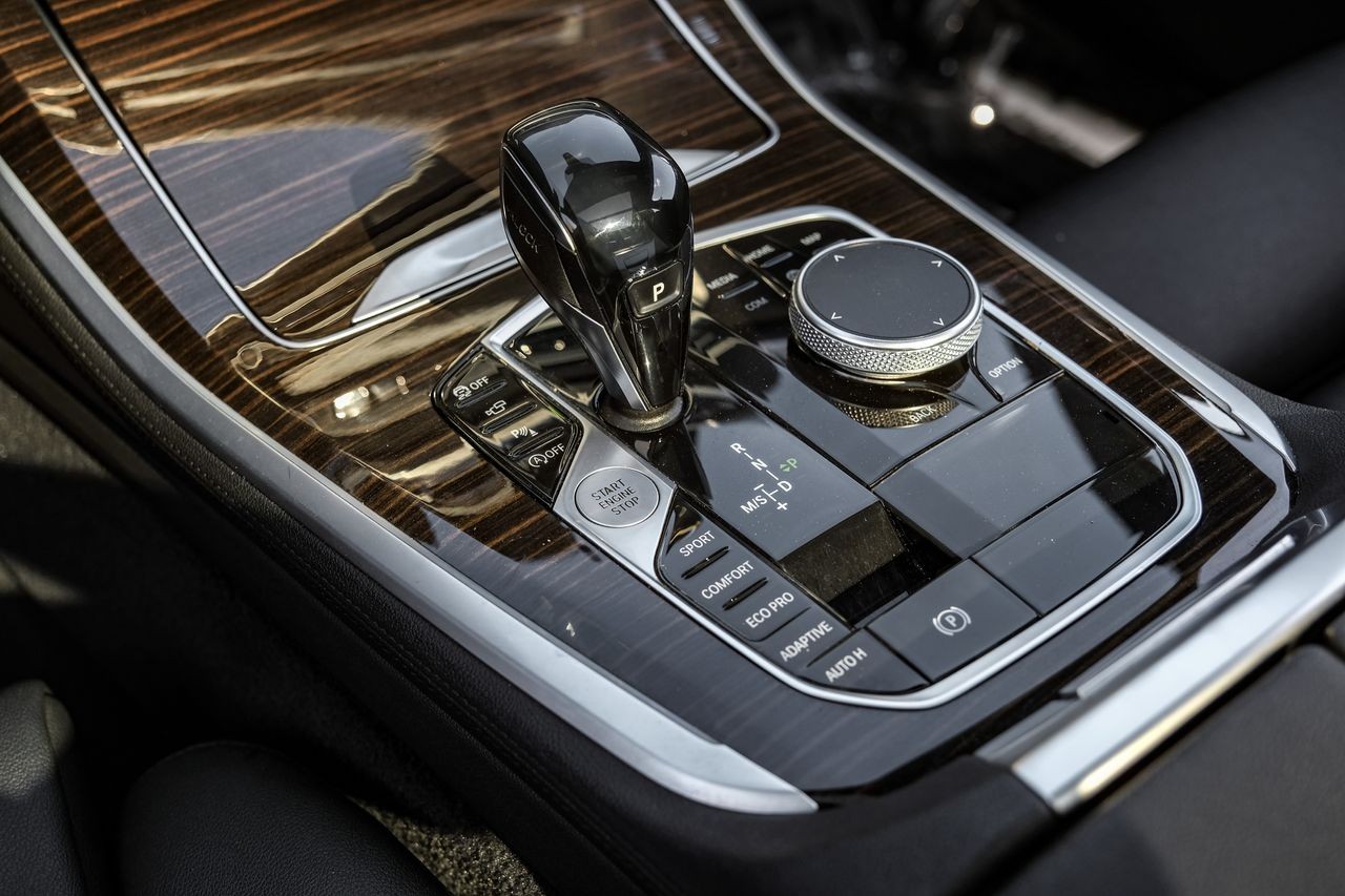 BMW X5 Vehicle Main Gallery Image 27