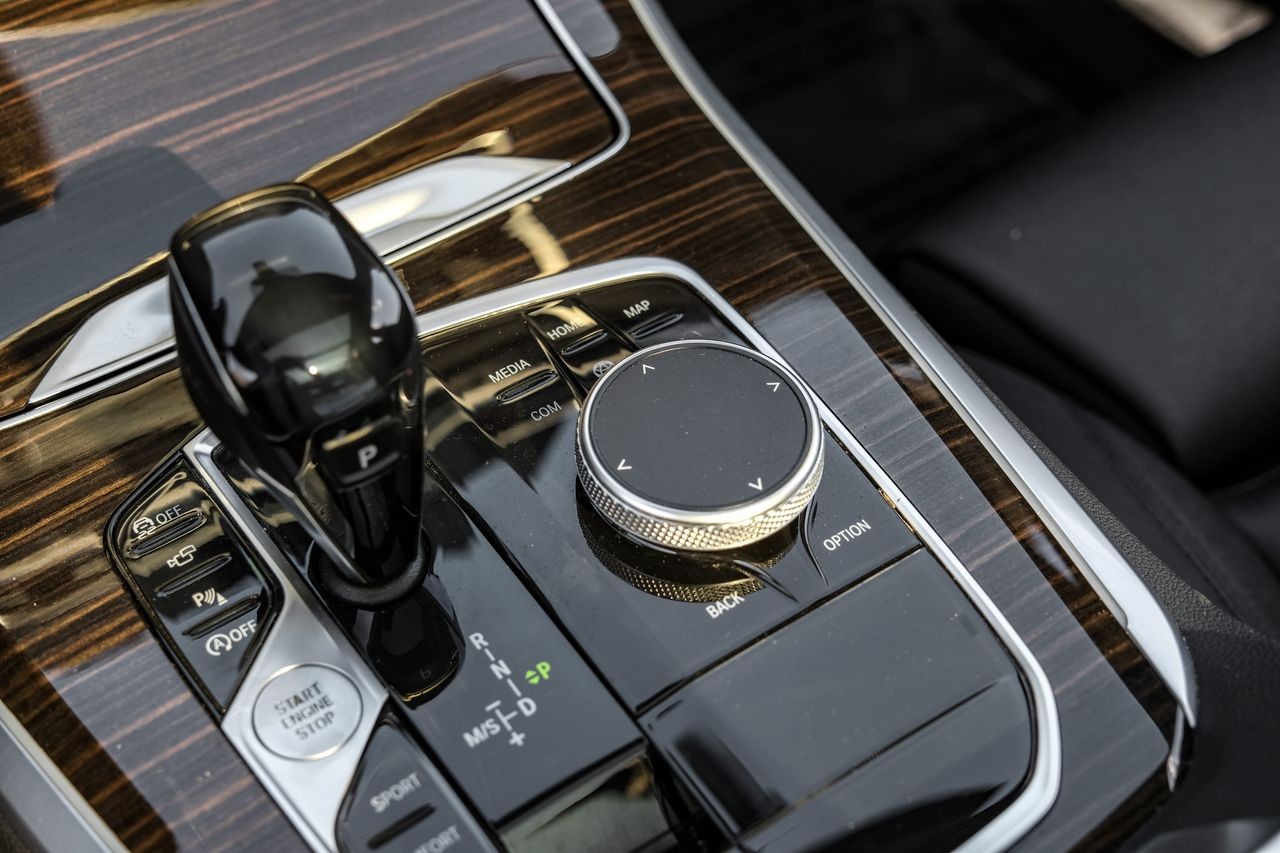 BMW X5 Vehicle Main Gallery Image 28