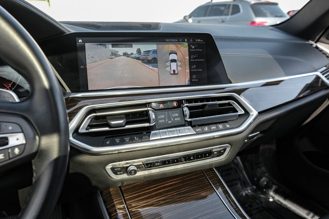 BMW X5 Vehicle Main Gallery Image 29