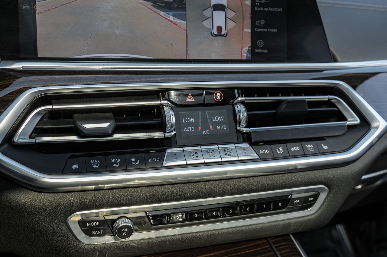 BMW X5 Vehicle Main Gallery Image 30