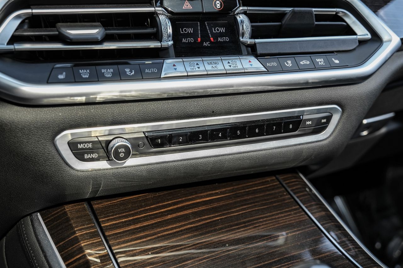 BMW X5 Vehicle Main Gallery Image 31