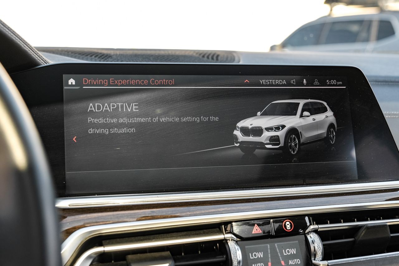 BMW X5 Vehicle Main Gallery Image 35