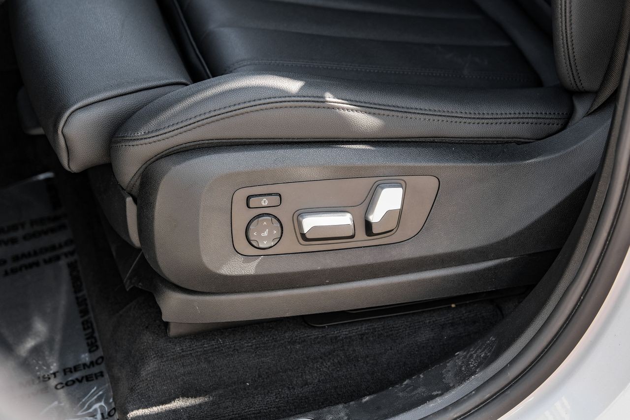 BMW X5 Vehicle Main Gallery Image 38