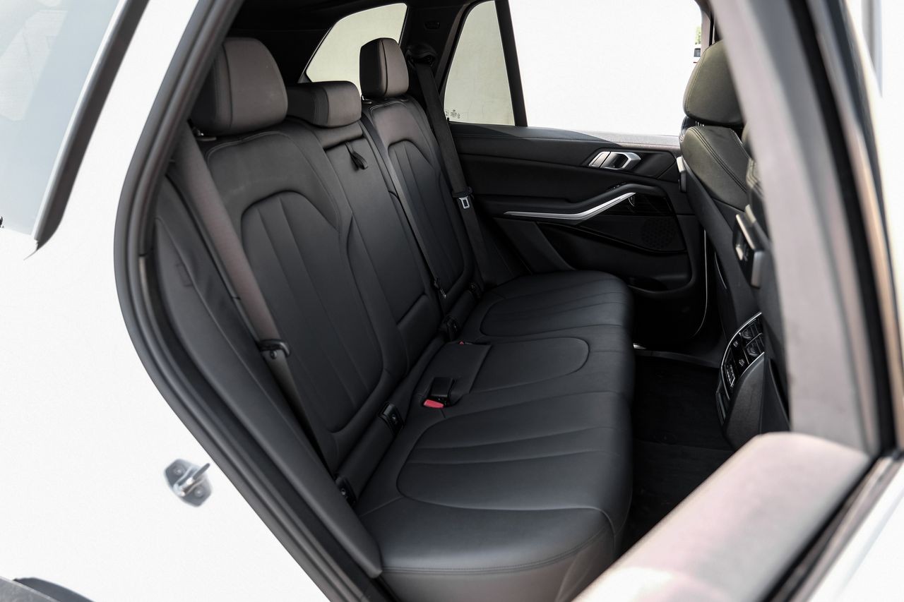 BMW X5 Vehicle Main Gallery Image 41