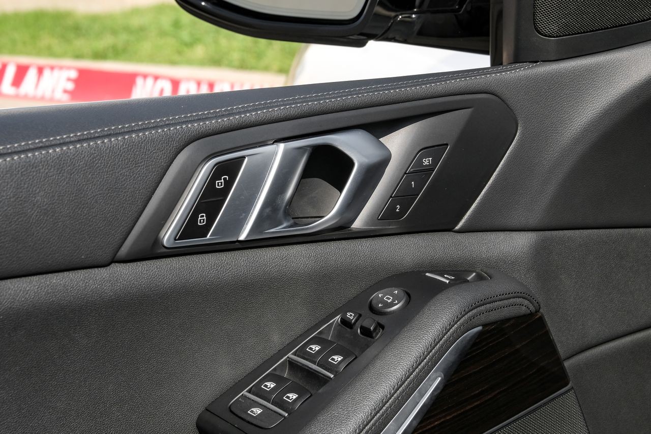 BMW X5 Vehicle Main Gallery Image 50