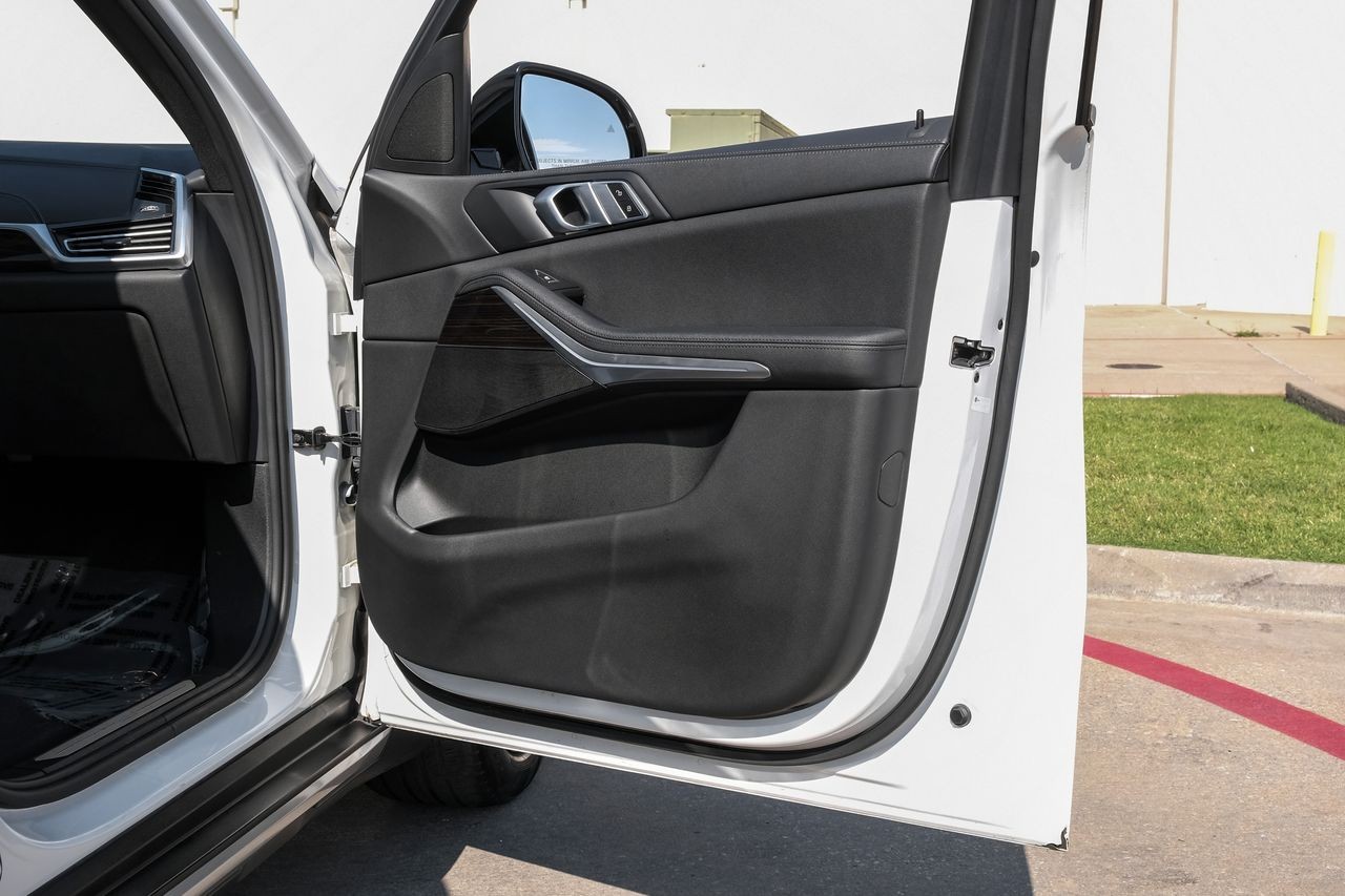 BMW X5 Vehicle Main Gallery Image 51