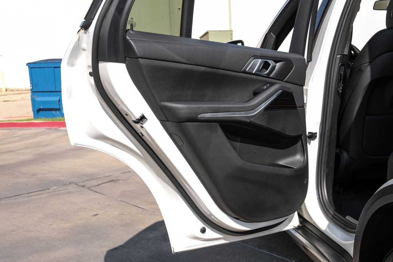 BMW X5 Vehicle Main Gallery Image 52