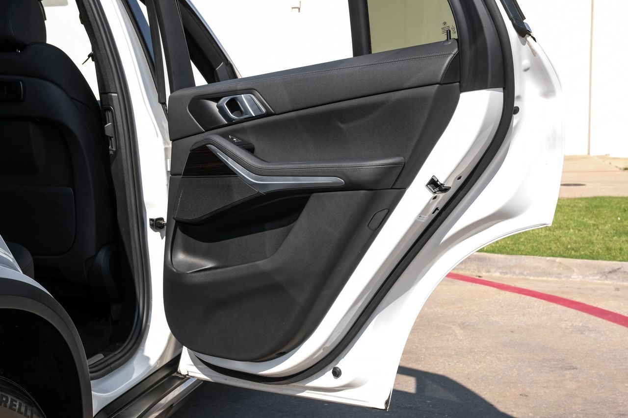 BMW X5 Vehicle Main Gallery Image 53
