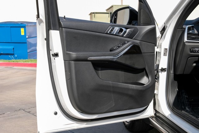 BMW X5 Vehicle Main Gallery Image 48