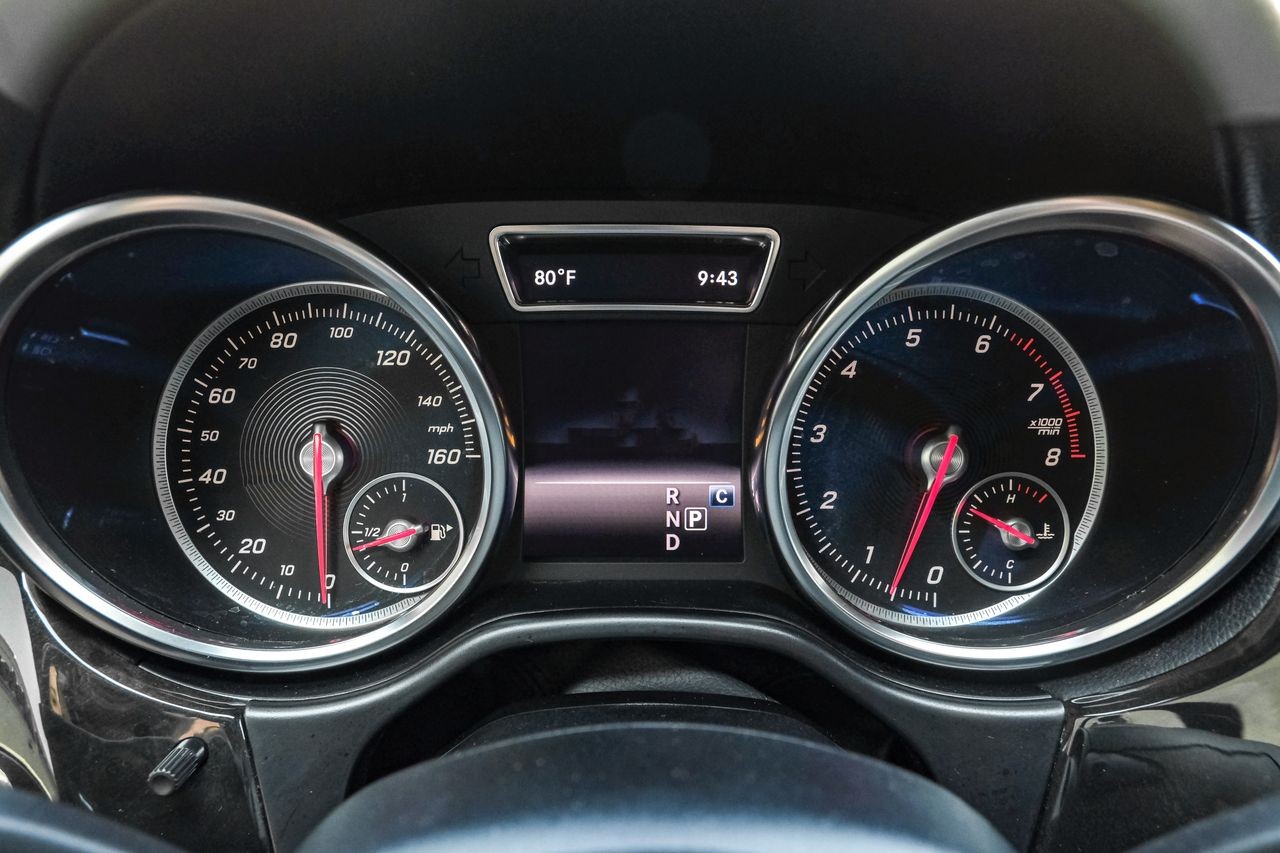 Mercedes-Benz GLS 450 Vehicle Main Gallery Image 20