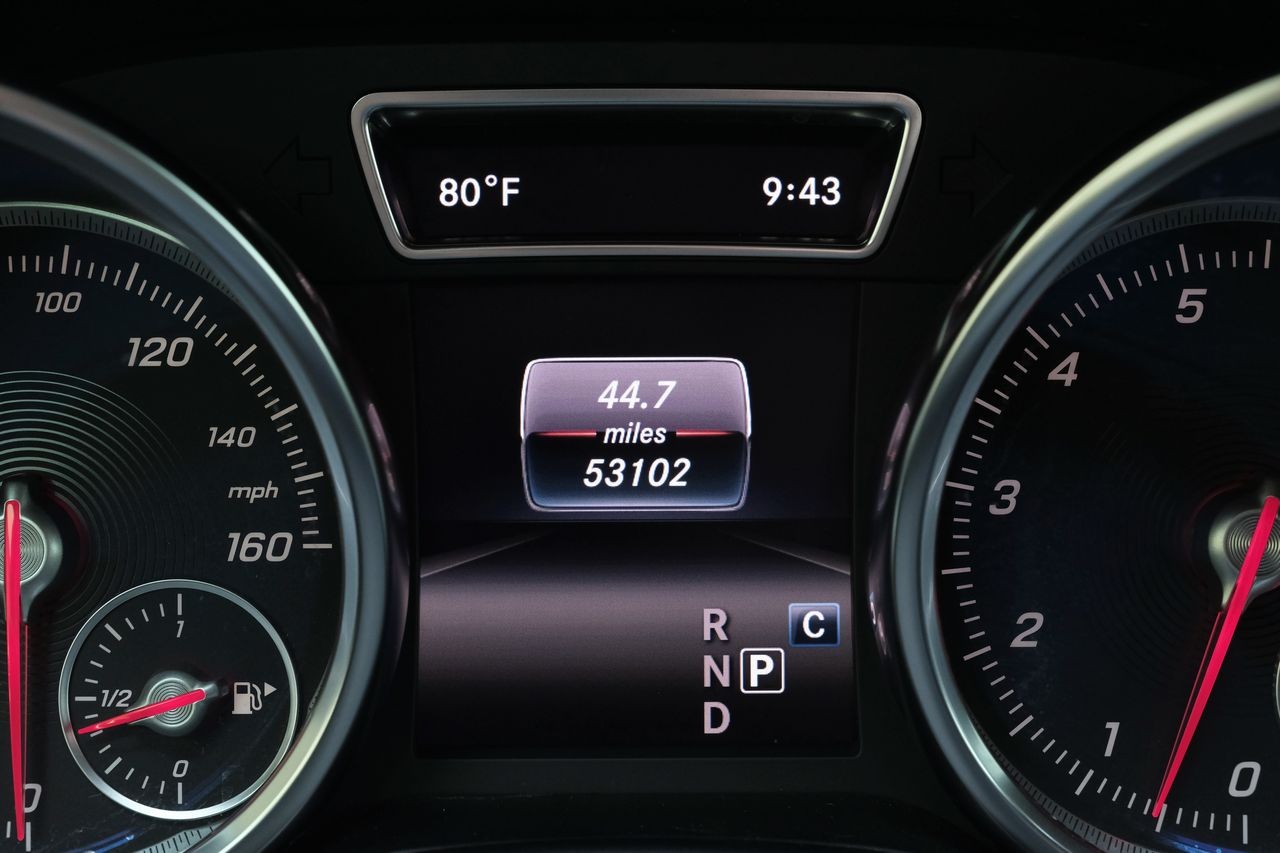 Mercedes-Benz GLS 450 Vehicle Main Gallery Image 21