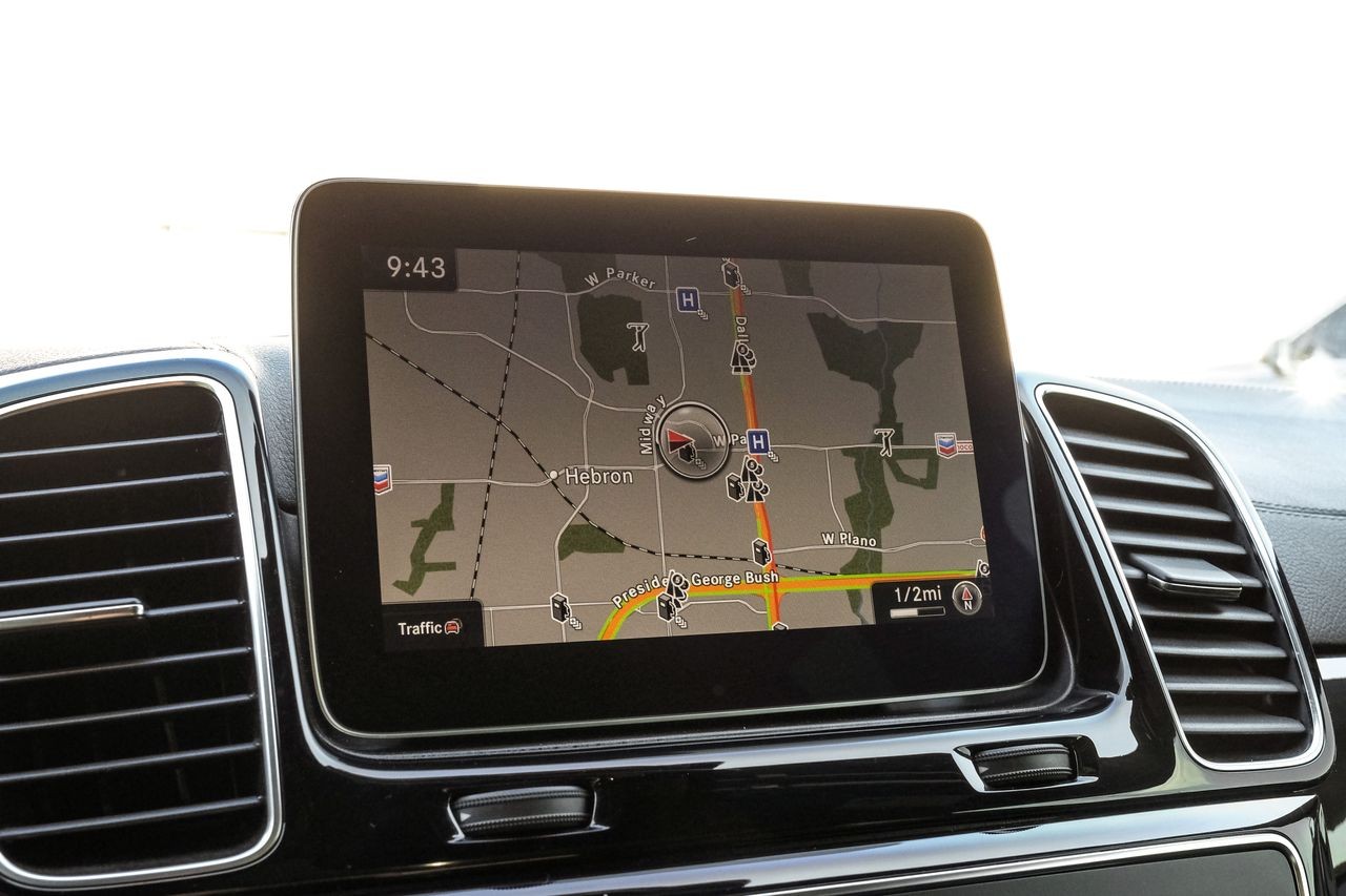 Mercedes-Benz GLS 450 Vehicle Main Gallery Image 22