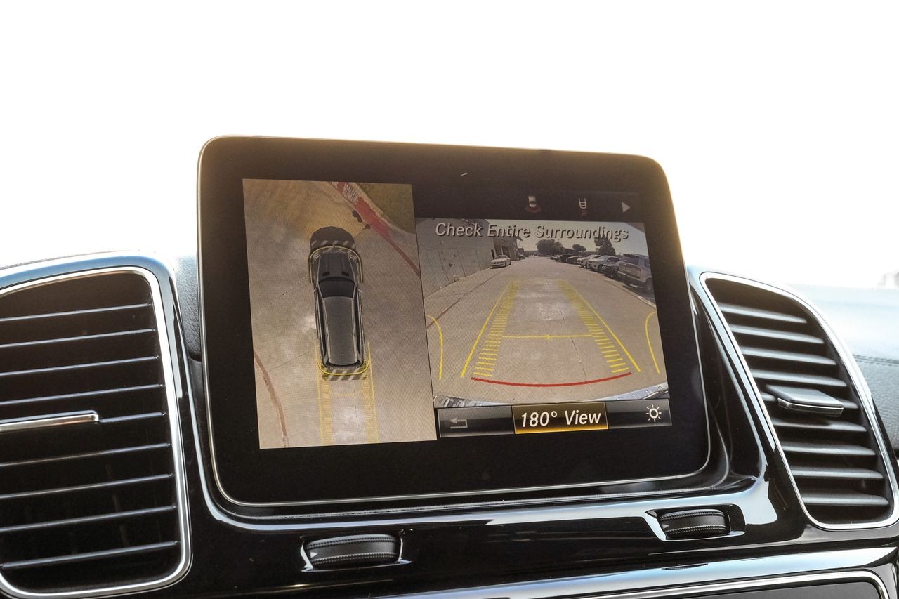 Mercedes-Benz GLS 450 Vehicle Main Gallery Image 23