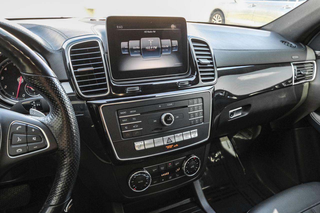 Mercedes-Benz GLS 450 Vehicle Main Gallery Image 27