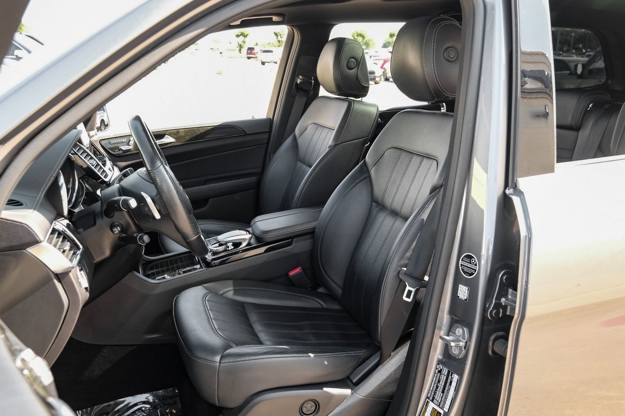 Mercedes-Benz GLS 450 Vehicle Main Gallery Image 32