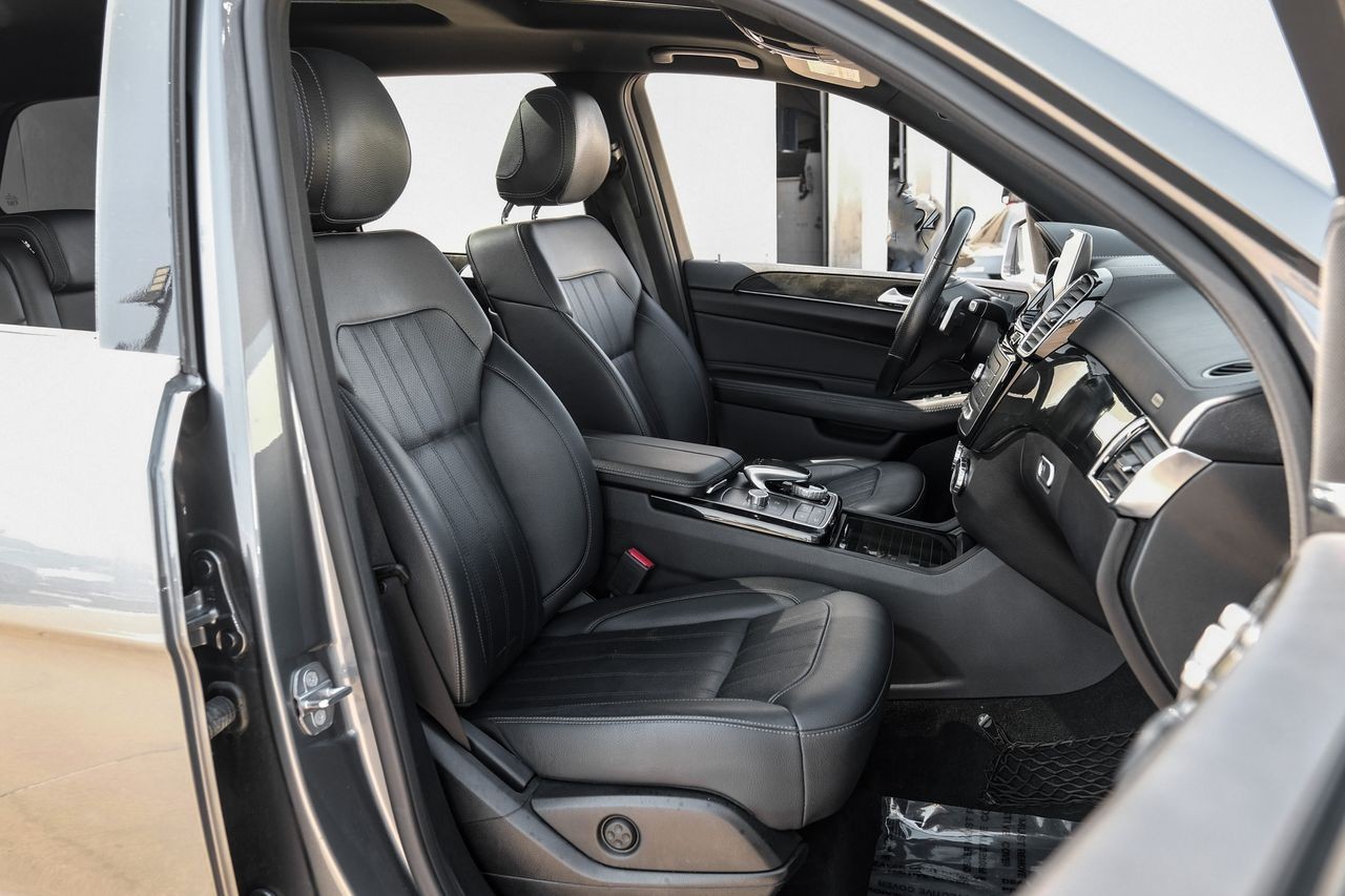 Mercedes-Benz GLS 450 Vehicle Main Gallery Image 35