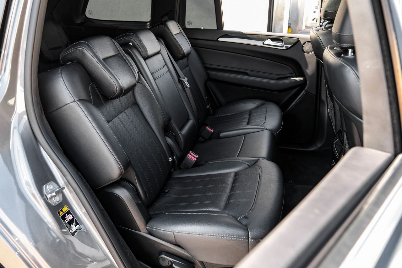 Mercedes-Benz GLS 450 Vehicle Main Gallery Image 36