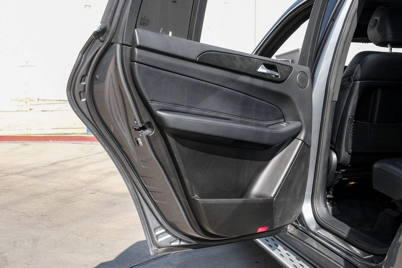 Mercedes-Benz GLS 450 Vehicle Main Gallery Image 47