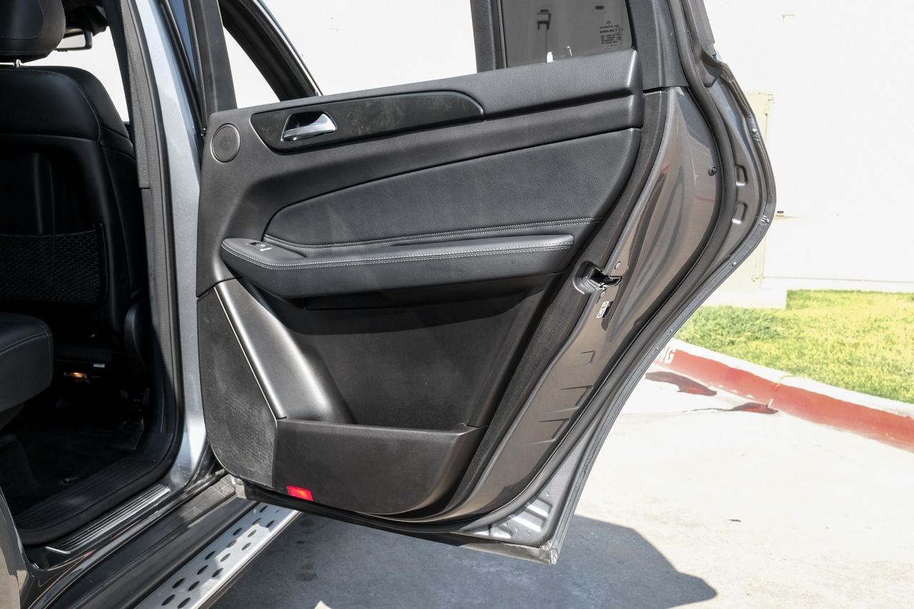Mercedes-Benz GLS 450 Vehicle Main Gallery Image 48