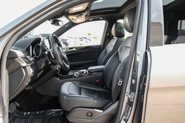 Mercedes-Benz GLS 450 Vehicle Main Gallery Image 04