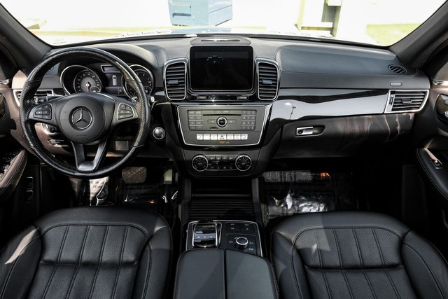 Mercedes-Benz GLS 450 Vehicle Main Gallery Image 15