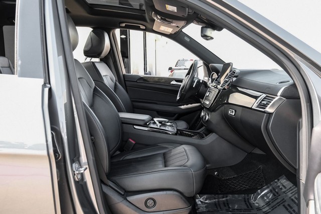 Mercedes-Benz GLS 450 Vehicle Main Gallery Image 34