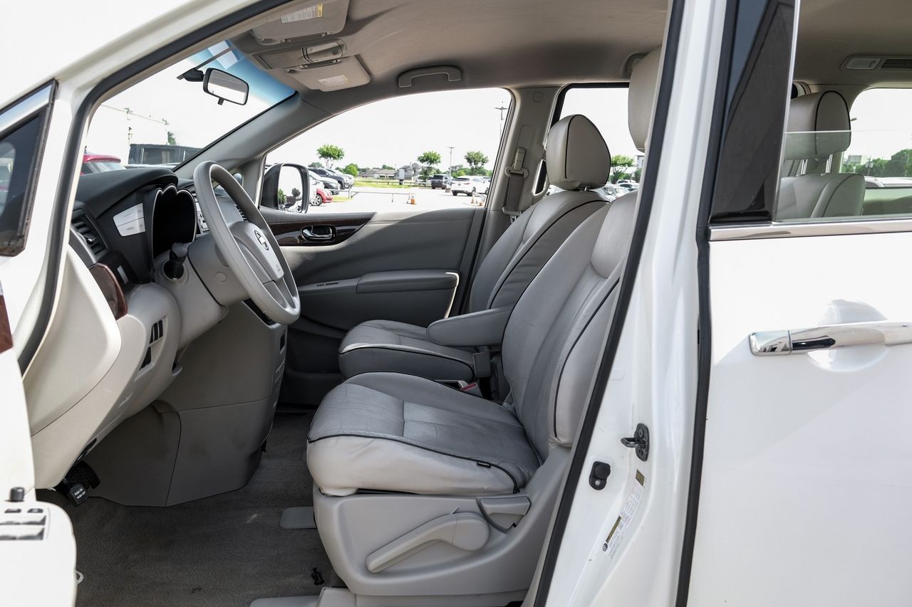 Nissan Quest Vehicle Main Gallery Image 04