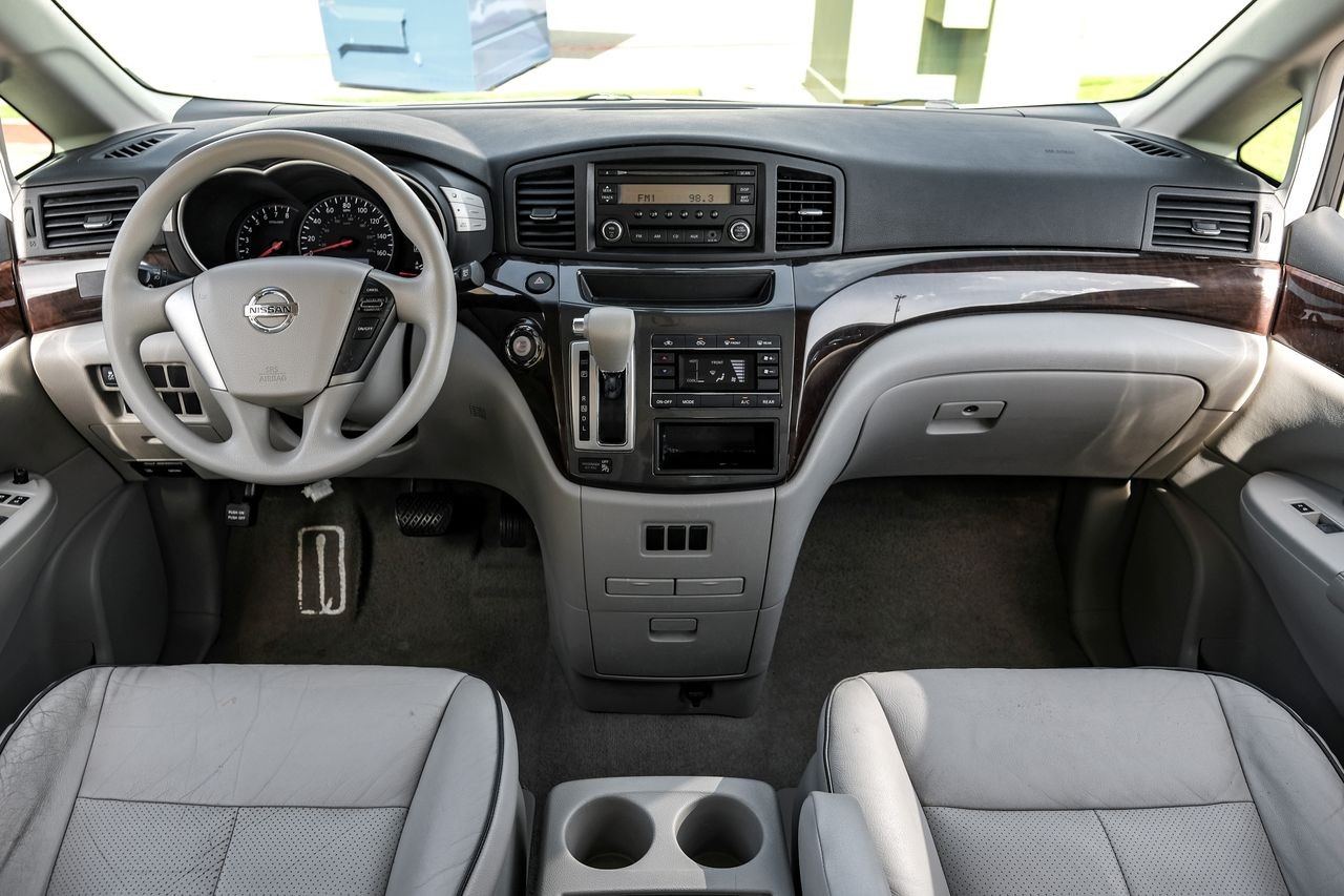 Nissan Quest Vehicle Main Gallery Image 13