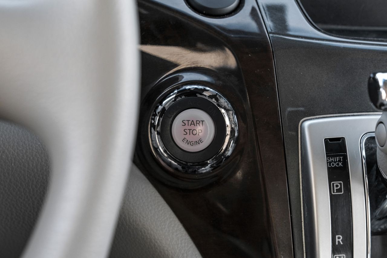 Nissan Quest Vehicle Main Gallery Image 18