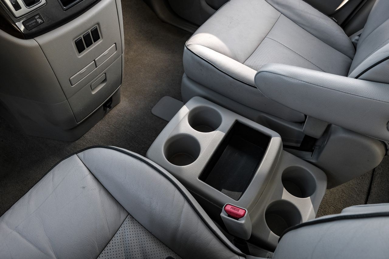 Nissan Quest Vehicle Main Gallery Image 20